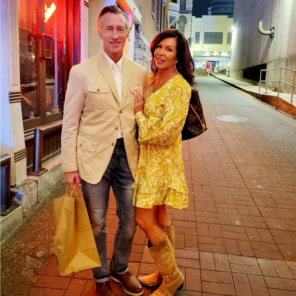 Meet your Posher, Allison - Picture 3 of 16